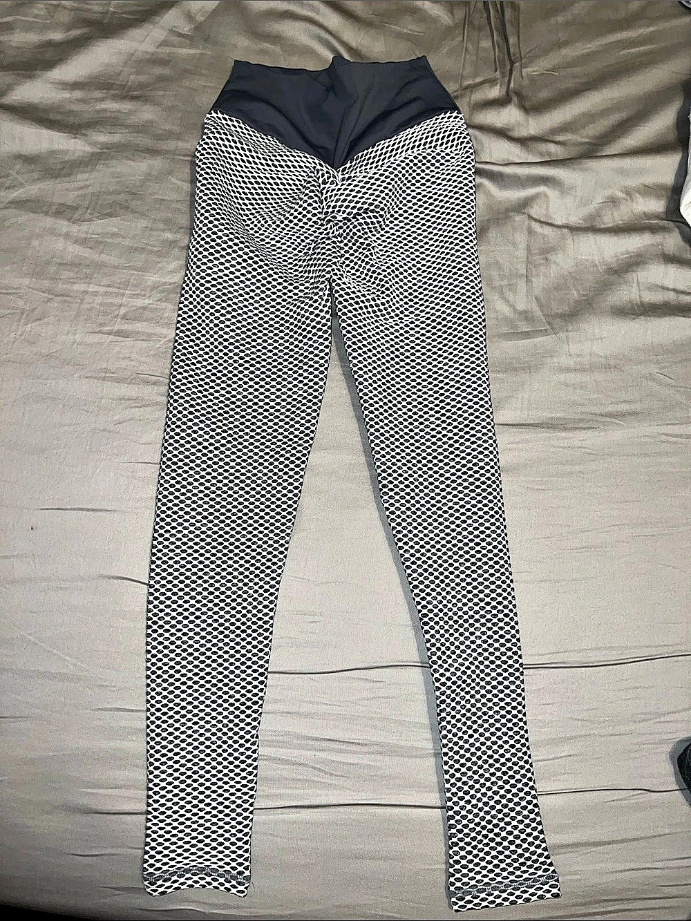 Geometric Leggings in Black & White Size Medium